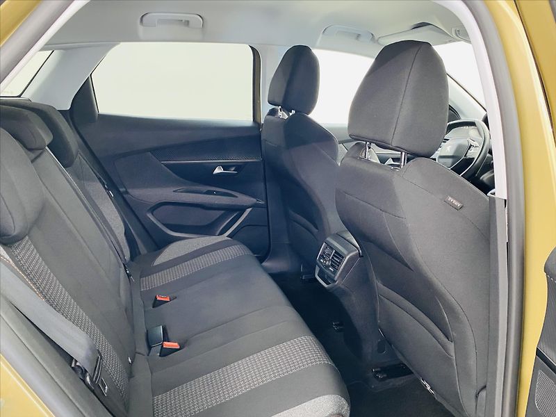 Peugeot 3008 1,2 PureTech 96kW Active - fotka 7 z 28