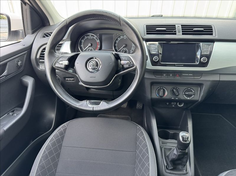 Škoda Fabia 1,0 TSI DPH tažné 1maj původČR - fotka 27 z 50