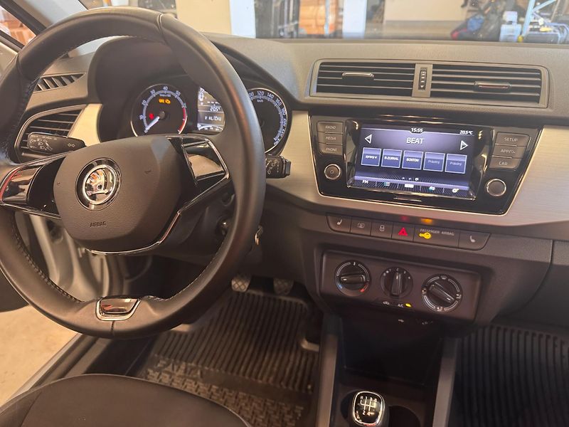 Škoda Fabia (2021) Škoda Fabia kombi top stav - fotka 7 z 9