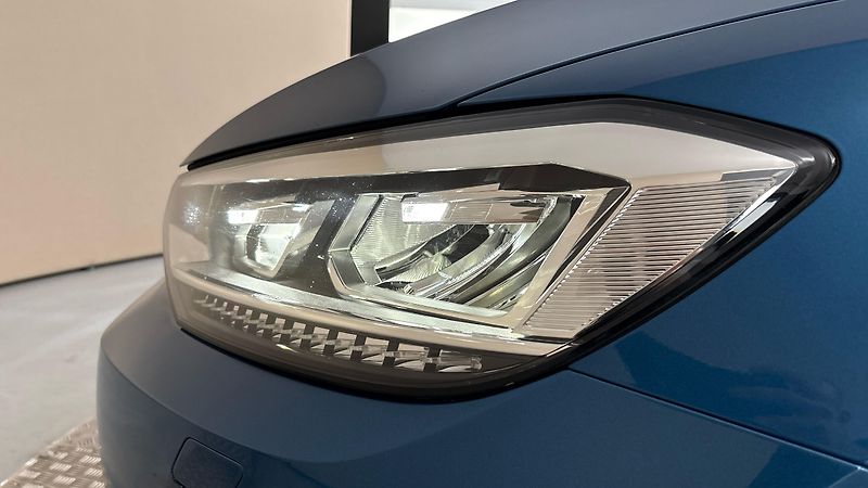 Volkswagen Touran 2.0 TDI DSG Highline - fotka 18 z 25