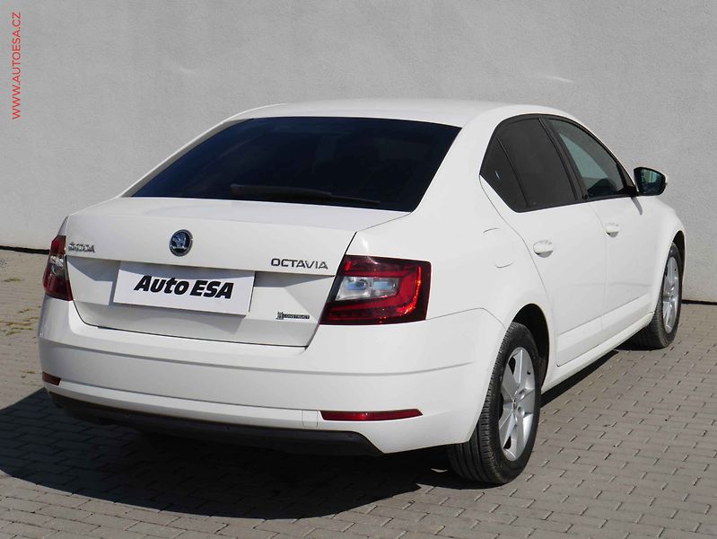 Škoda Octavia (2018) 1.6TDi, ČR, Ambition, LED - fotka 4 z 17
