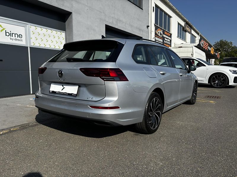 Volkswagen Golf Variant (2024)  Life 1.5 eTSI - fotka 2 z 12