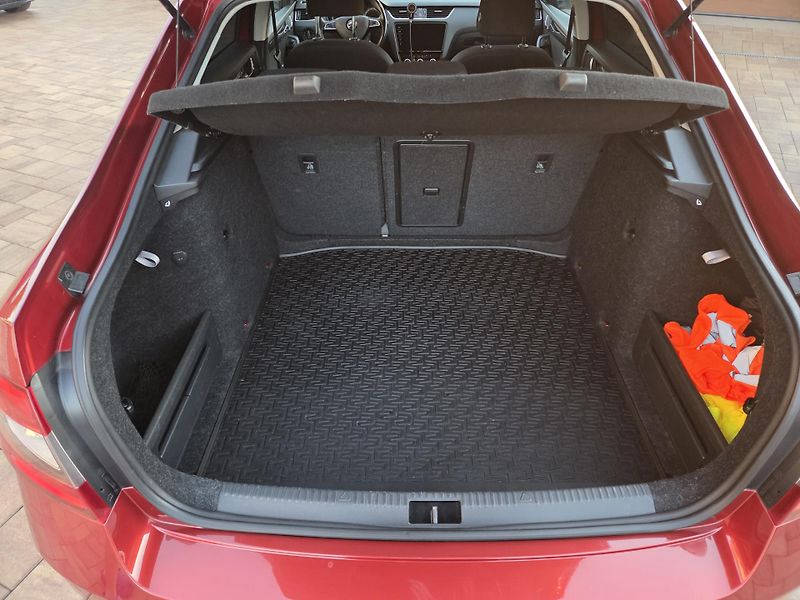 Škoda Octavia 1.6TDI 85kw nové v ČR. - fotka 16 z 43
