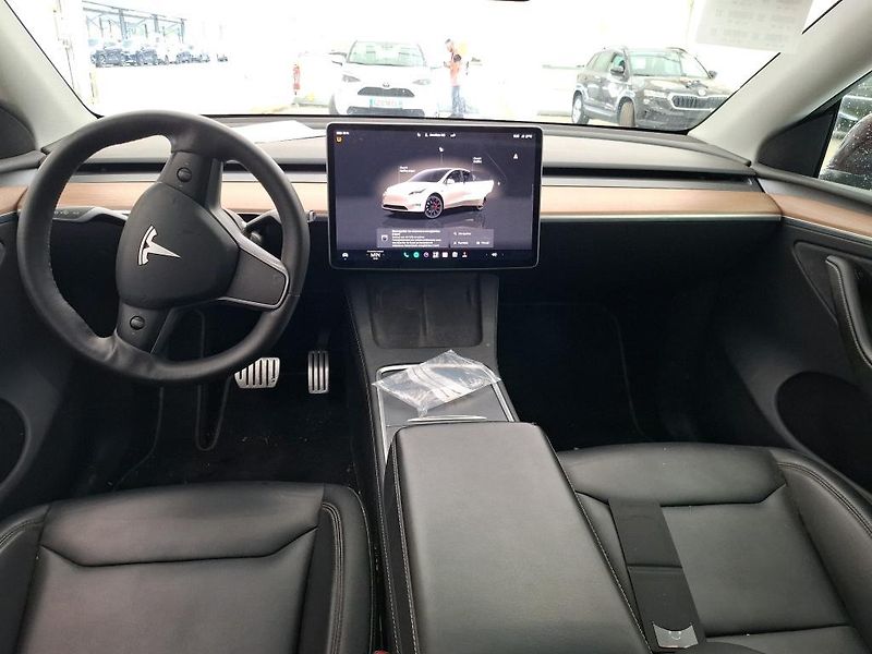 Tesla Model Y PERFORMANCE       PŘIPRAVUJEME - fotka 7 z 9