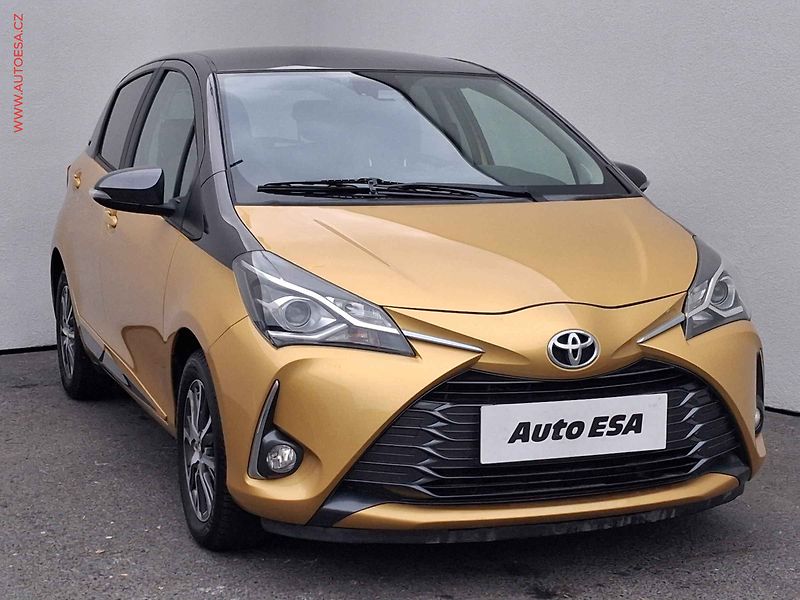 Toyota Yaris (2019) 1.5 VVT-iE, Kamera - fotografie inzerátu