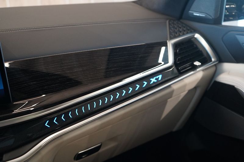 BMW X7 40d xDrive, Nezávislé, Tažné - fotka 42 z 49