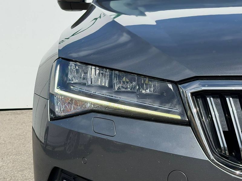 Škoda Superb combi Style Plus 2,0 TSI 140 k - fotka 30 z 32