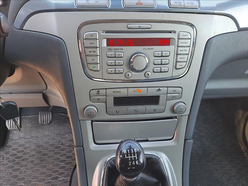 Ford Galaxy 2,0 TDCI DIGIKLIMA 7 MÍST - fotka 12 z 14