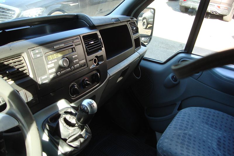 Ford Transit (2010) 300L, 2.2 TDCi - fotka 37 z 51