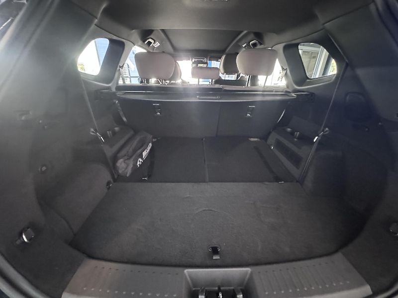 Chery Tiggo 8 PHEV (2025) 1,5 UNIQUE - fotka 18 z 18