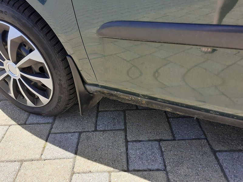 Škoda Fabia (2008) II 1.4  MPi 63 kW - fotka 7 z 32