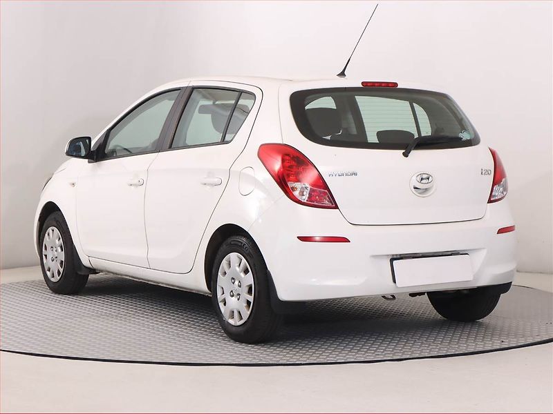 Hyundai i20 (2014) 1.2, Serv.kniha - fotka 4 z 13
