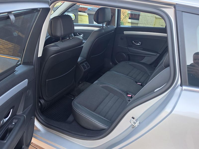 Renault Laguna 2.0dCi 150PS*DYNAMIQUE*2xSADA* - fotka 18 z 40