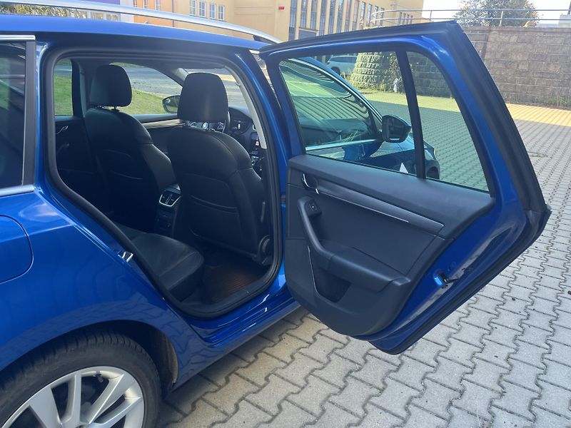 Škoda Octavia 1,5 TSi DSG/Style/servis/pneu - fotka 23 z 41