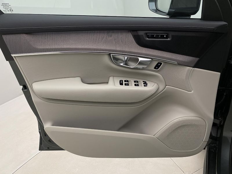 Volvo XC90 (2026) T8 AWD Plug-in BRIGHT PLUS 7m - fotka 7 z 71