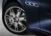Maserati Quattroporte.