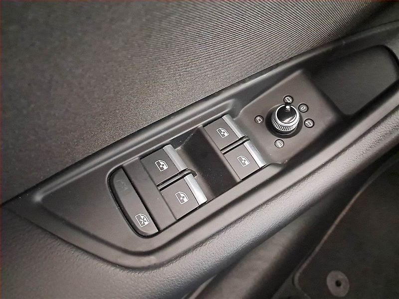 Audi A4 (2020) 2.0 TDI, Automat, Navi - fotka 22 z 24