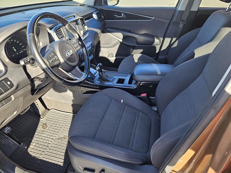 Kia Sorento (2016) 2.2CRDI 147kw, 4X4 TOP STAV - fotka 11 z 26
