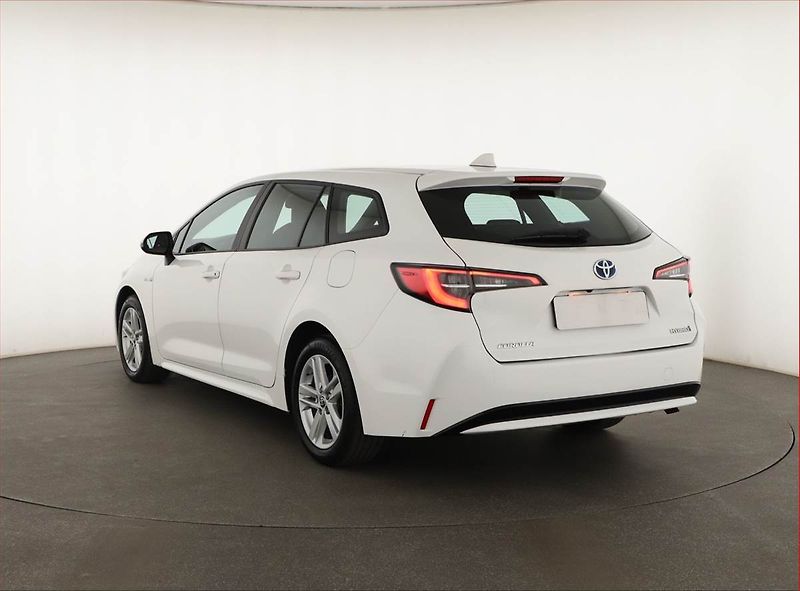 Toyota Corolla (2021) Active 1.8 Hybrid, Automat, ČR - fotka 4 z 19