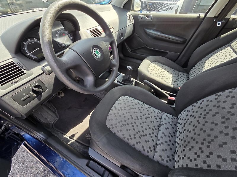 Škoda Fabia (2006) 1.2 HTP 64 Classic MAN5 - fotka 9 z 23