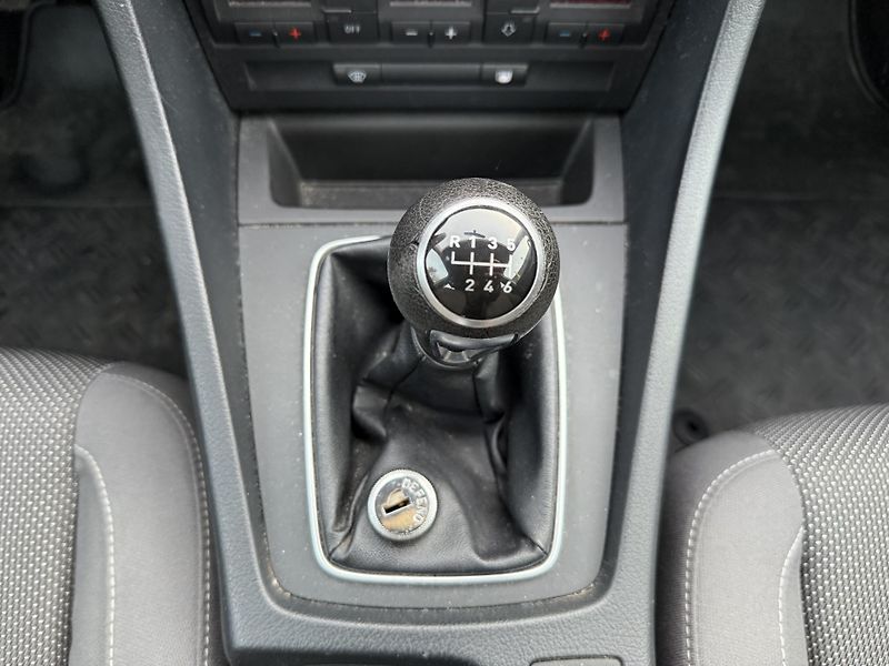Seat Exeo 2,0TDI 105kW - fotka 17 z 21