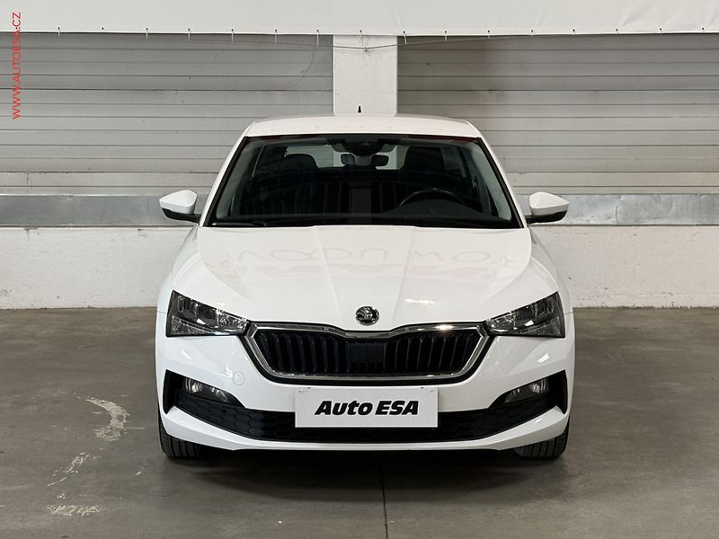 Škoda Scala (2020) 1.6 TDi, Ambition, DSG - fotka 2 z 20