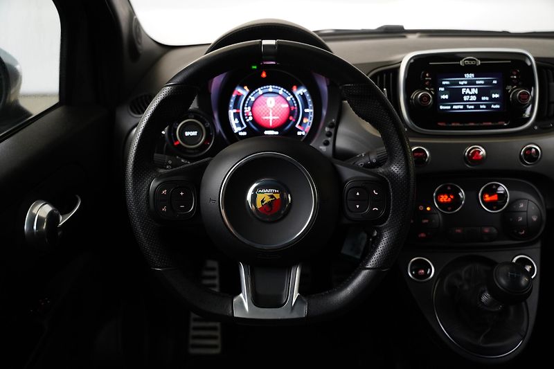 Abarth 595 - fotka 17 z 24