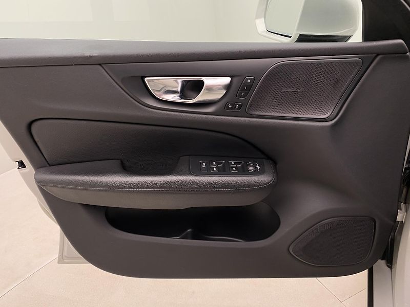 Volvo V60 D4 INSCRIPTION AUT CZ - fotka 7 z 41