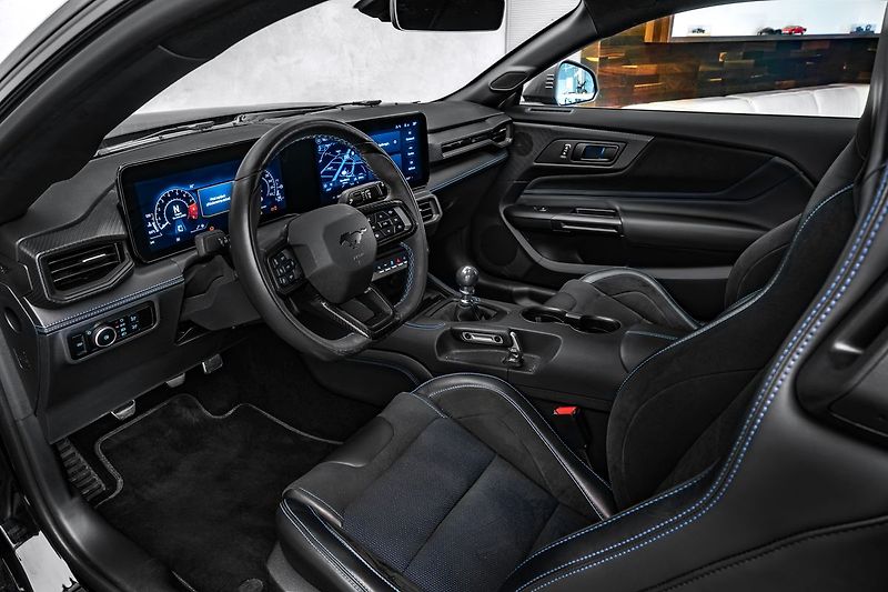 Ford Mustang 5.0 V8 manuál!!! - fotka 14 z 25