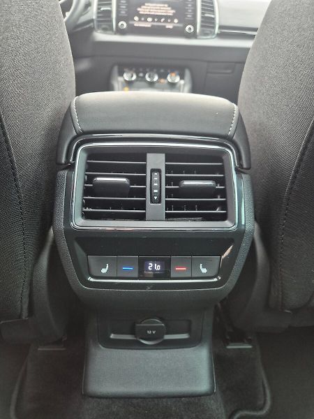 Škoda Karoq 1,5 TSI DSG Top Selection, pan - fotka 11 z 28