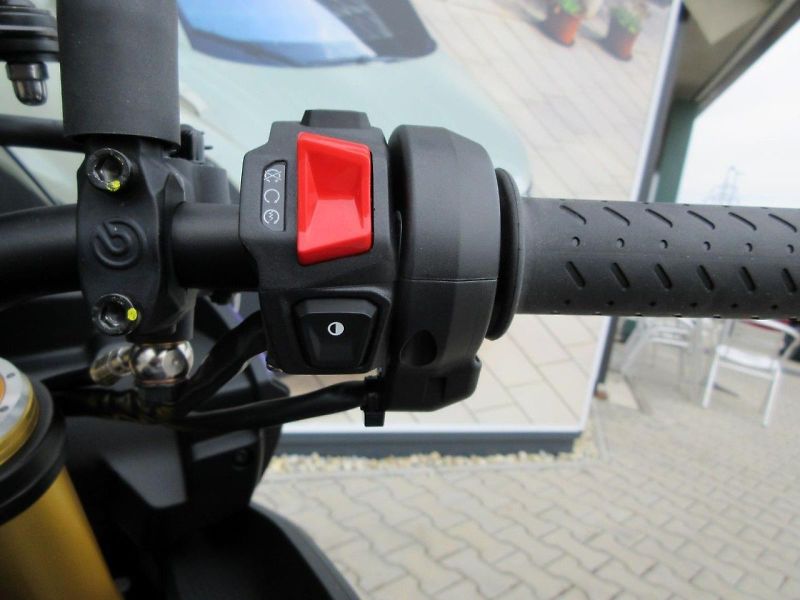 Aprilia (2026) Tuono V4 1100 Factory MY2026 - fotka 13 z 13