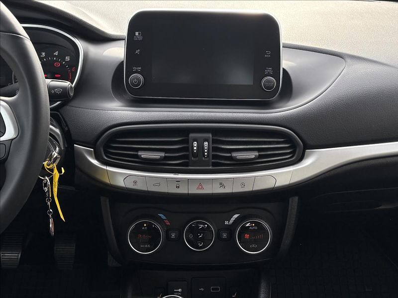 Fiat Tipo 1,4 i 16V Lounge - fotka 12 z 19