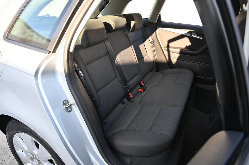 Audi A3 1.4TFSI 92KW Rezervace 6/2011 - fotka 25 z 31