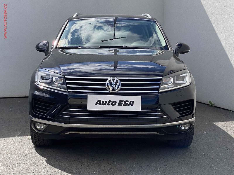 Volkswagen Touareg (2015) 3.0 TDi V6 4x4, AT, kůže - fotka 2 z 23