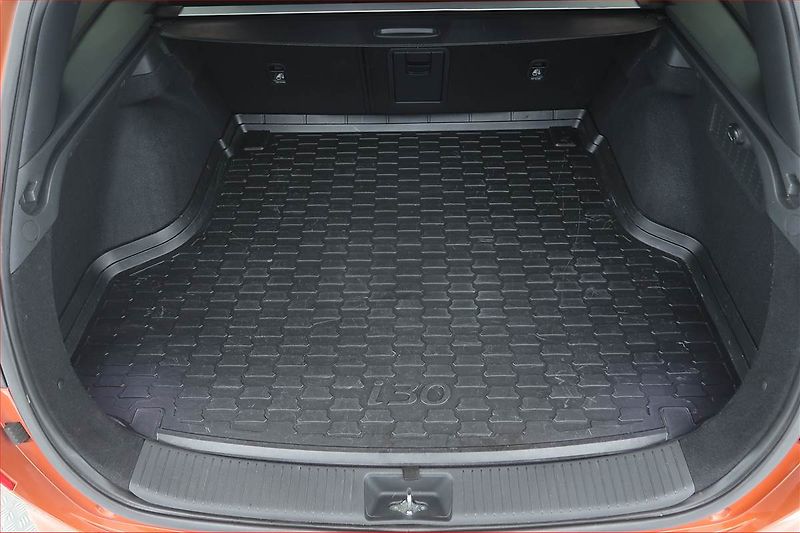 Hyundai i30 (2024) N-Line 1.5 T-GDI MHEV 48V - fotka 12 z 12