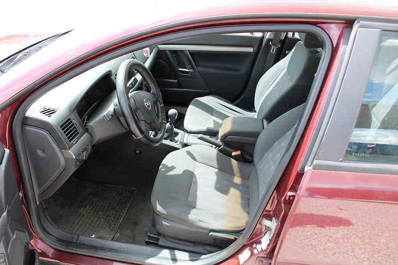 Opel Vectra (2002) 1,8i KLIMA EL.OKNA TEMPOMAT - fotka 9 z 16
