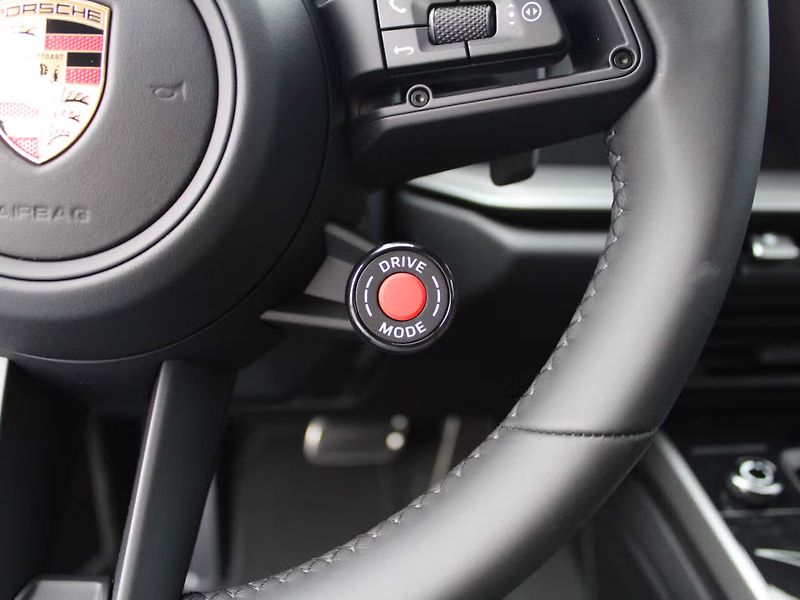 Porsche 911 (2026) Carrera 4S Lift InnoDrive BOSE - fotka 16 z 30