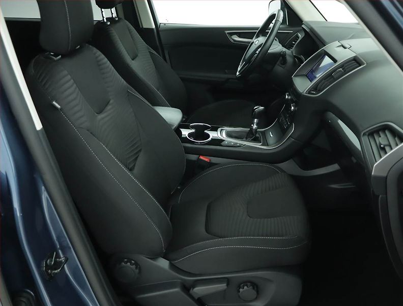 Ford S-MAX (2021) 2.0 EcoBlue - fotka 9 z 15