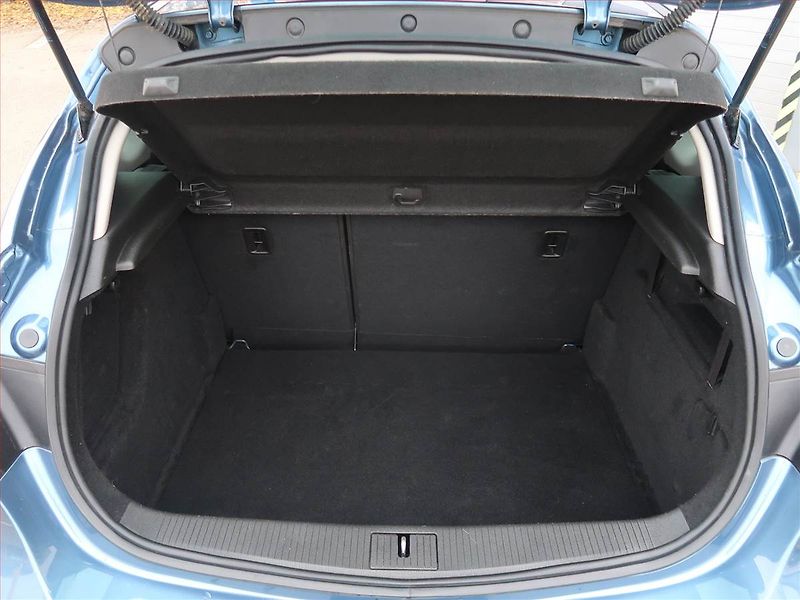 Hyundai i40 (2015) 1.7 CRDi, Navi, Xenony - fotka 14 z 21