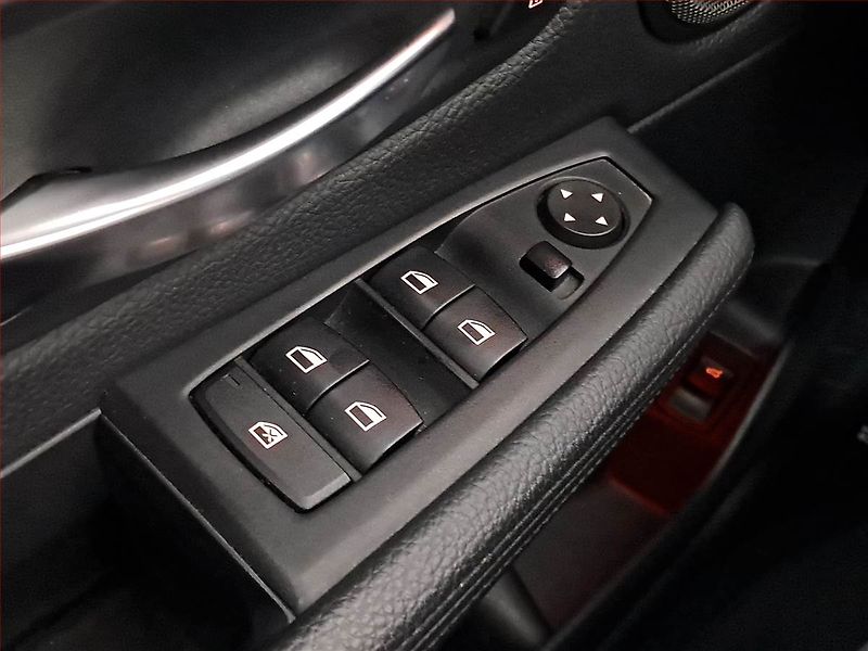 BMW Řada 2 (2016) 218d Gran Tourer, Automat - fotka 16 z 18