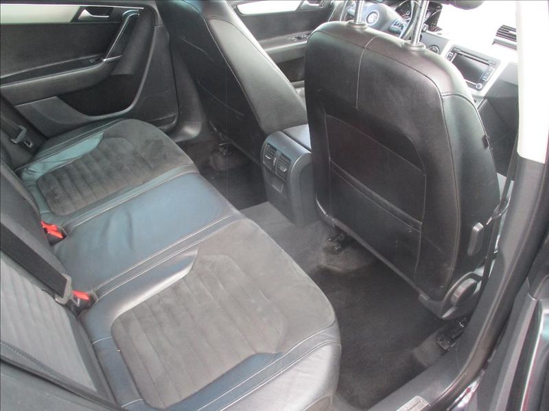 Volkswagen Passat 2,0 TDI,Highline,DSG,4x4,CZ, - fotka 11 z 47