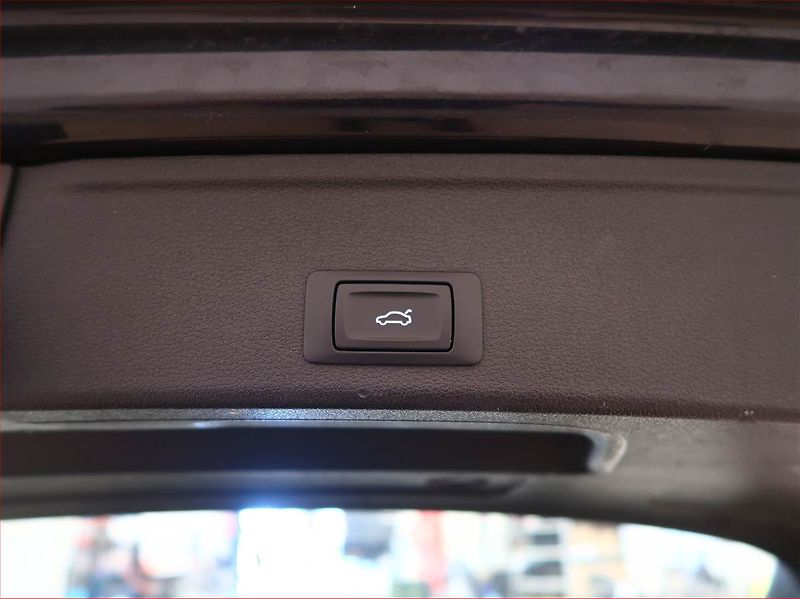 Audi A4 (2017) 2.0 TDI, Automat, Navi - fotka 19 z 19
