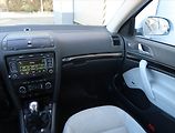 Škoda Octavia (2009) Laurin&Klement 2.0 TDI, Xenony - náhled 8