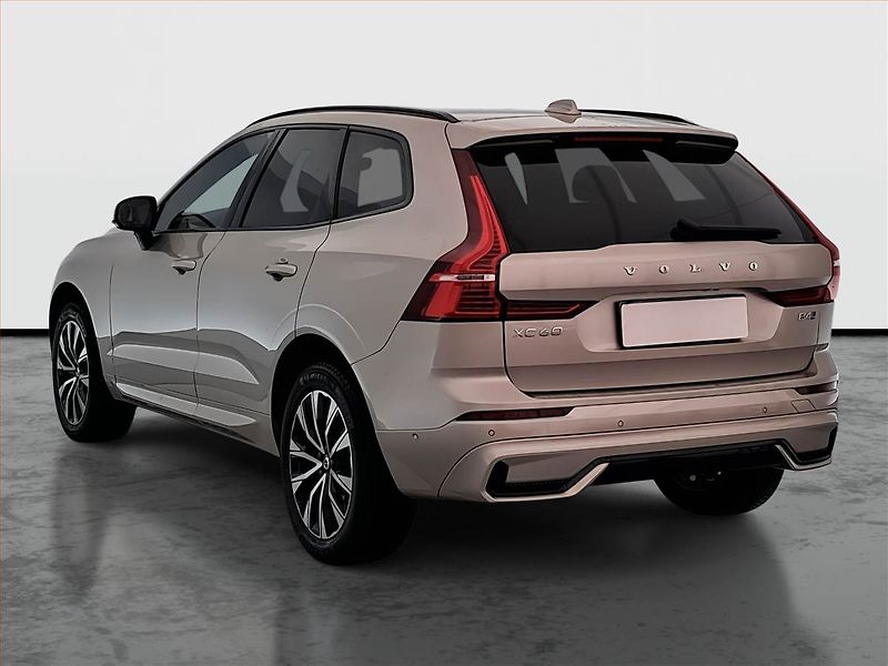 Volvo XC60 (2023) B4 AWD - fotka 4 z 32