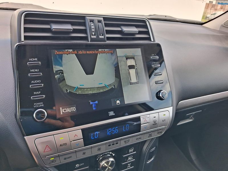 Toyota Land Cruiser 2.8 D-4D Executive AT - fotka 20 z 30