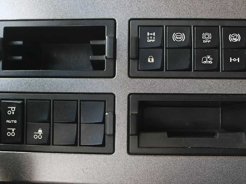 Renault Trucks T T 480, EURO 6, 6X2, ZVEDACÍ NÁ - fotka 12 z 21