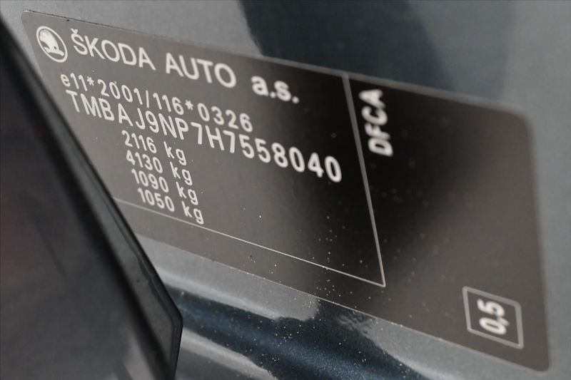 Škoda Superb 2,0 TDI 140 kW DSG L&K Záruka - fotka 12 z 32