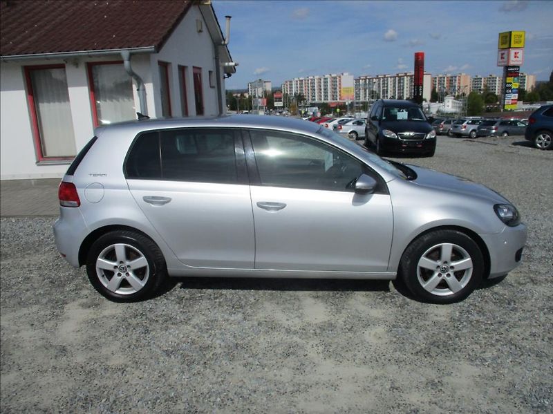 Volkswagen Golf 1,2 TSI, aut.klima,serv.kniha, - fotka 5 z 35