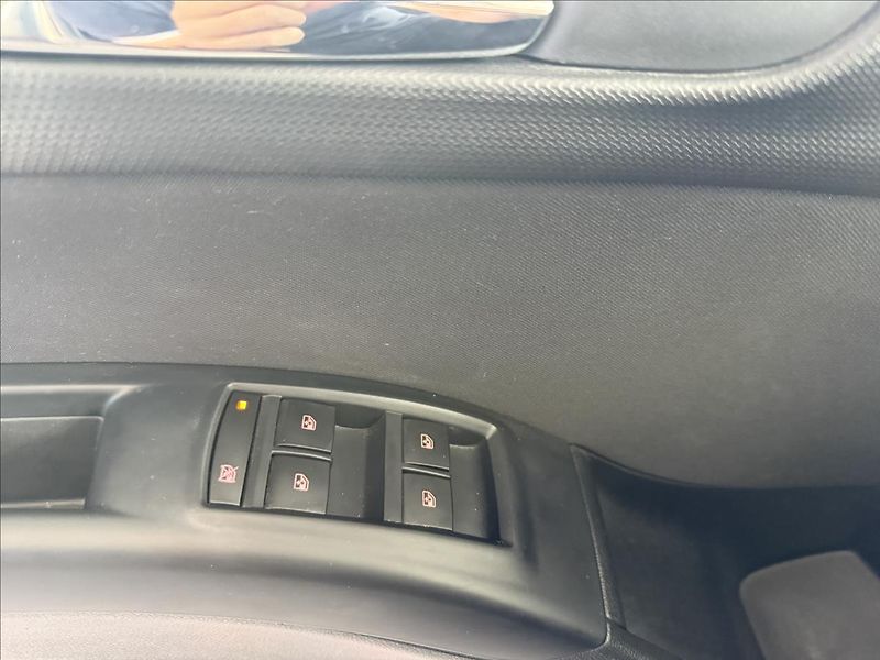 Opel Meriva 1,4   74kW,2.MAJITEL - fotka 10 z 28
