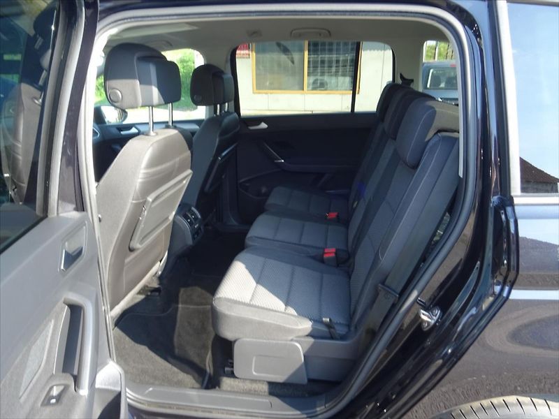 Volkswagen Touran 2,0 TDi 110 kW DSG - fotka 8 z 34